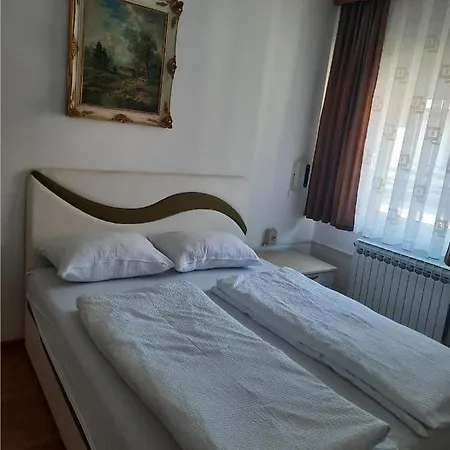 Hotel AA * Tesanj