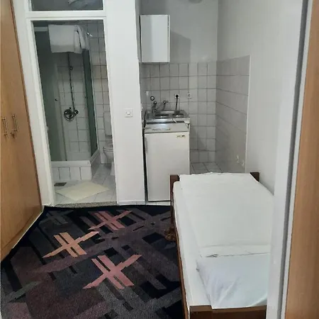 Hotel Hotel AA *